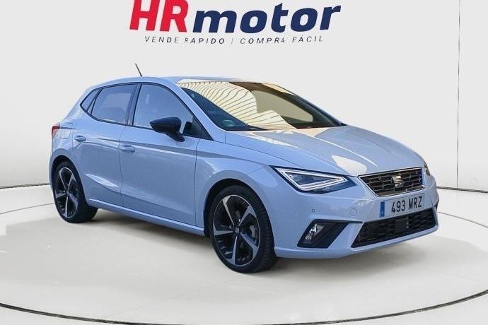 Gris Usado 2024 Seat Ibiza FR | 21.470 € (Precio justo) - Imagen 1/4