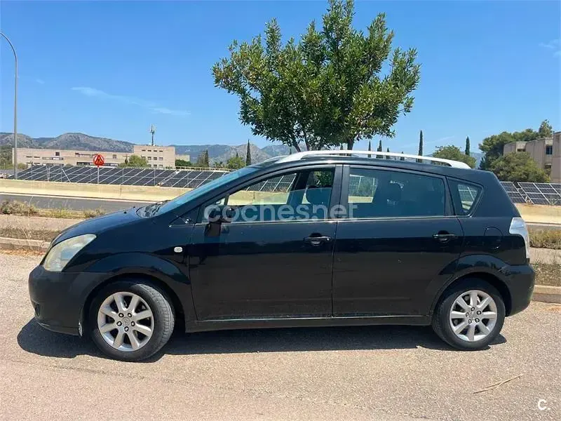 Usado Toyota Corolla Verso Luna 129 CV (94 kW) 2005 Negro Monovolumen