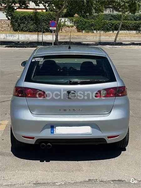 Usado Seat Ibiza Sport 100 CV (73 kW) 2005 Gris / plata Utilitario
