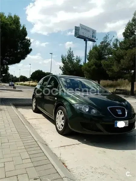 Usado Seat Leon Style 105 CV (77 kW) 2010 Verde Utilitario
