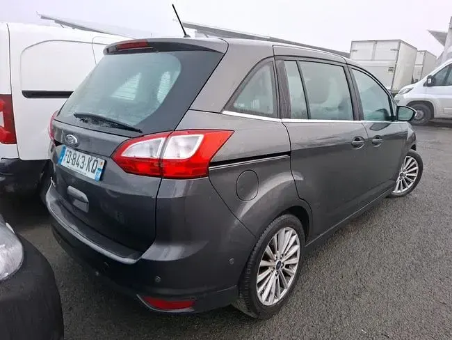 Usado Ford Grand C-Max Titanium 120 CV (88 kW) 2019 Gris / plata Monovolumen