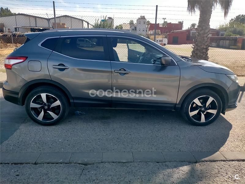 Usado Nissan Qashqai N-Connecta 110 CV (80 kW) 2017 Gris / plata SUV