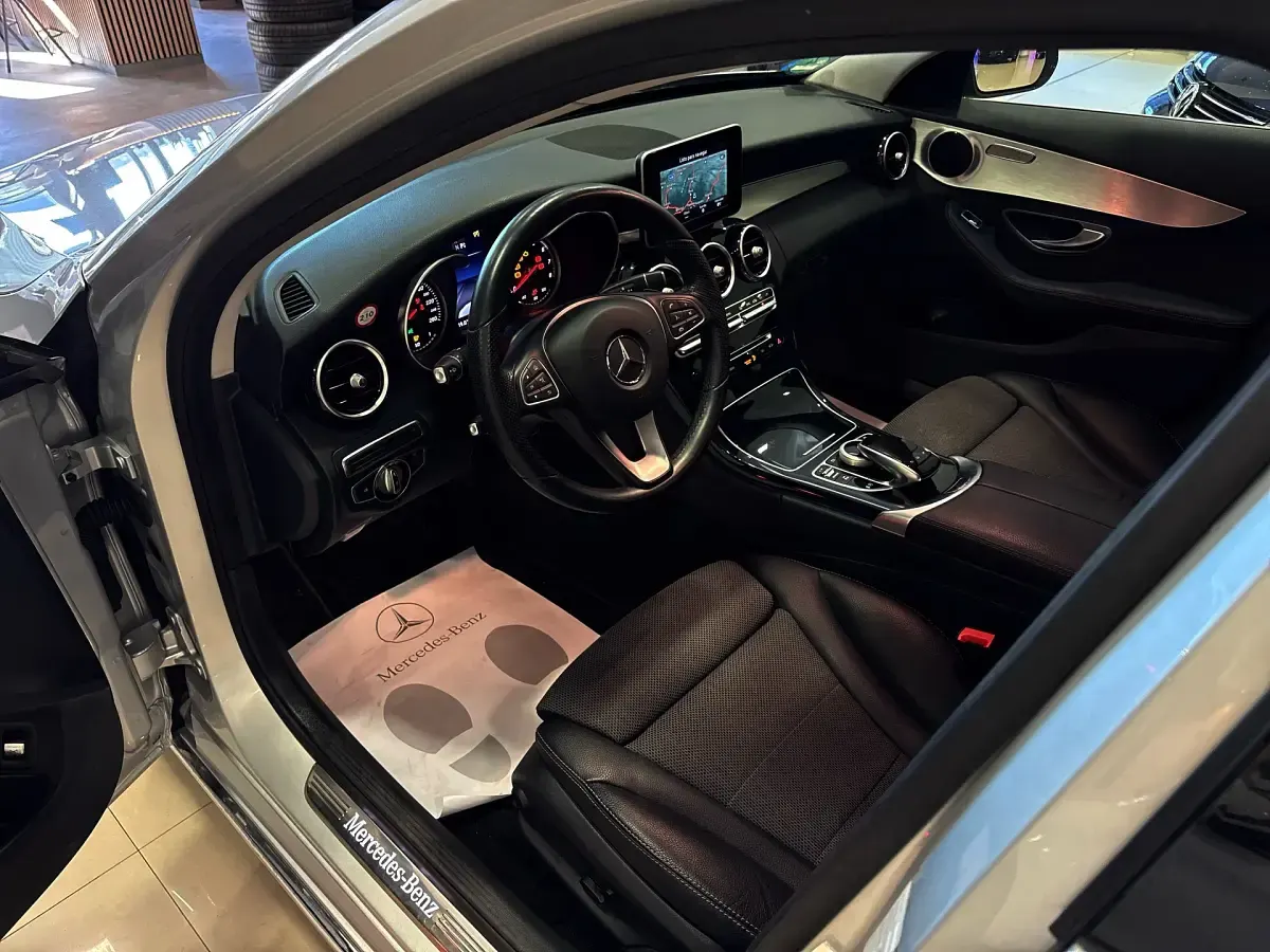 Begagnad Mercedes C180 Avantgarde 156 HK (114 kW) 2016 Grå Sedan