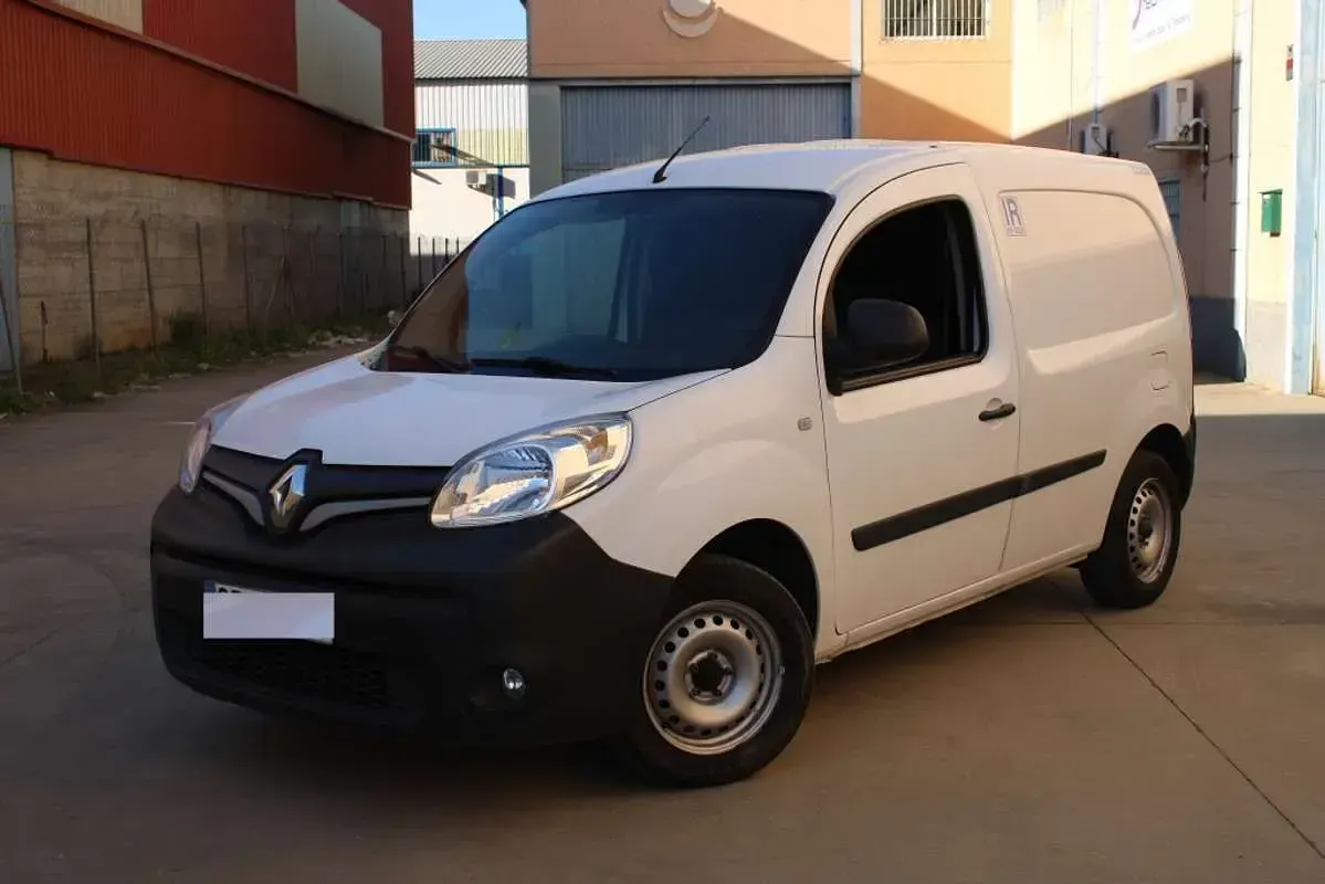 Usado Renault Kangoo 95 CV (69 kW) 2021 Blanco Monovolumen
