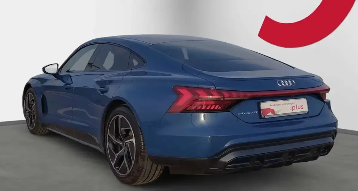 Usado Audi e-tron GT quattro 350 kW (476 CV) 2023 Azul Berlina