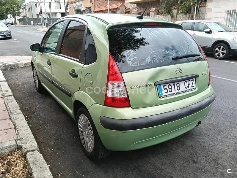 Usado Citroën C3 110 CV (80 kW) 2003 Verde Berlina