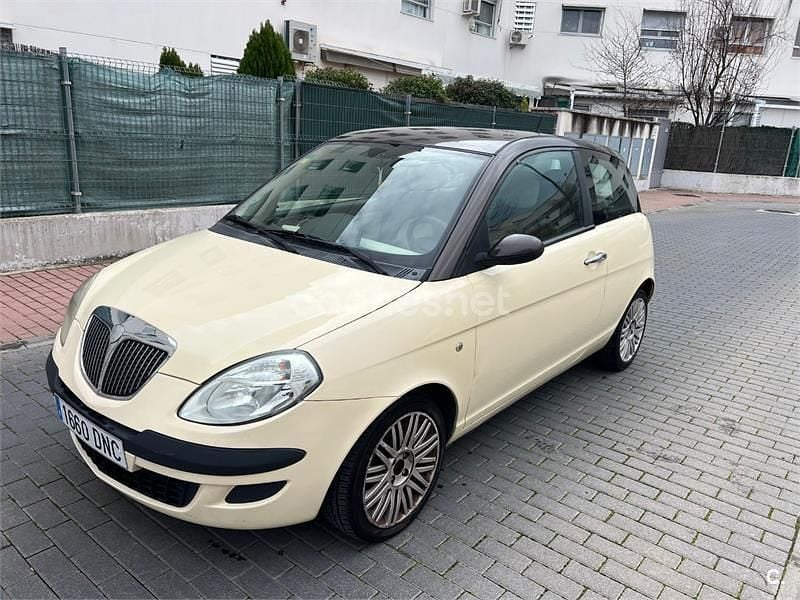 Beige Usado 2005 Lancia Ypsilon Utilitario | 2000 € (Precio justo) - Imagen 1/4
