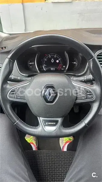 Usado Renault Mégane Zen 130 CV (95 kW) 2018 Blanco Berlina