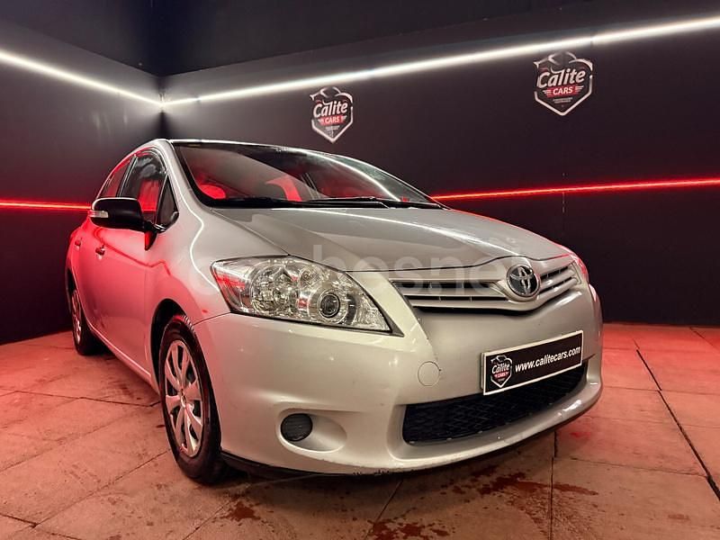 Gris / plata Usado 2012 Toyota Auris Active Berlina | 7900 € (Precio justo) - Imagen 1/4