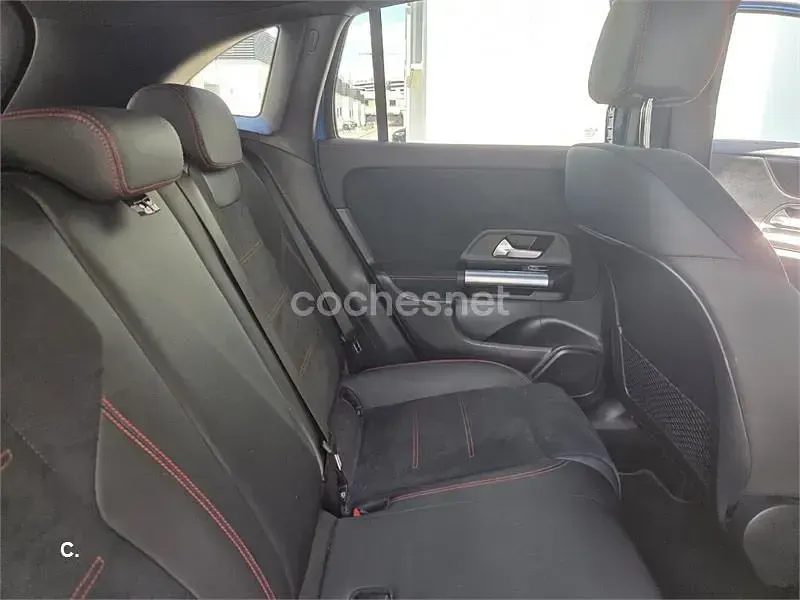 Usado Mercedes GLA250 218 CV (160 kW) 2023 Azul SUV