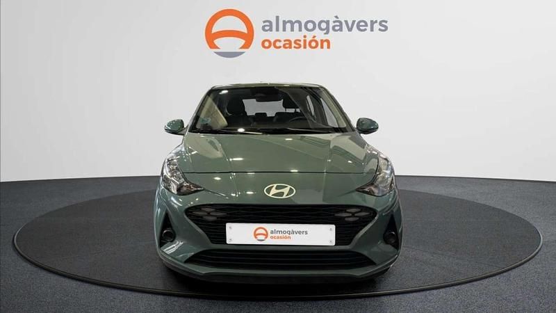 Usado Hyundai i10 67 CV (49 kW) 2023 Verde Utilitario