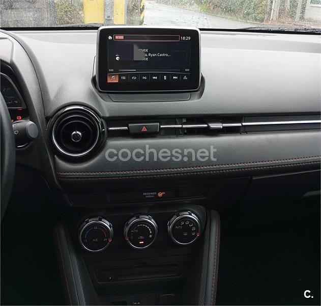 Usado Mazda 2 Luxury 90 CV (66 kW) 2016 Rojo Berlina