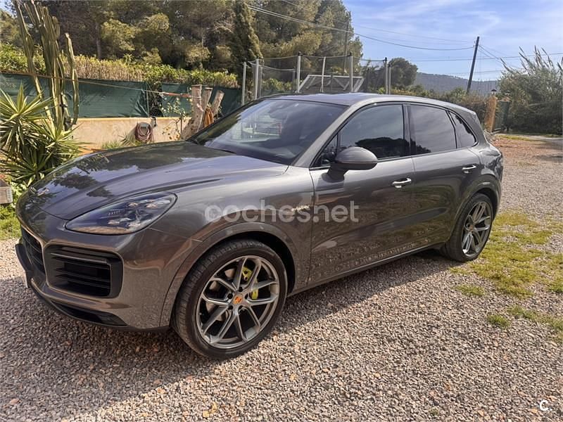 Usado Porsche Cayenne 462 CV (339 kW) 2018 Gris / plata SUV