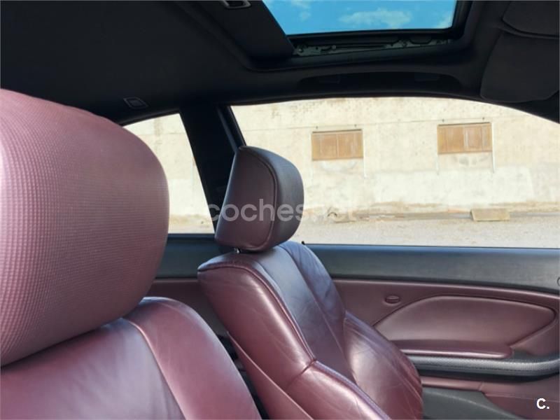 Gris / plata Usado 2003 BMW 330 Coupe | 12.980 € - Imagen 1/4