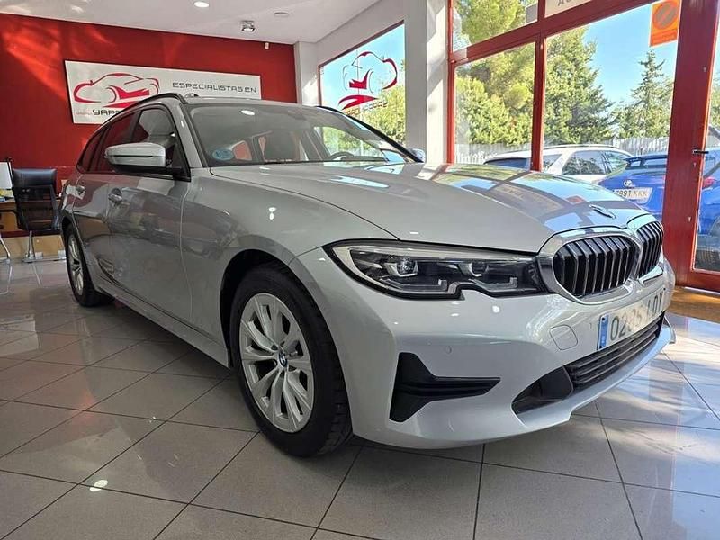 Gris Usado 2020 BMW 320 Comfort Edition Familiar | 25.890 € (Super precio) - Imagen 1/4