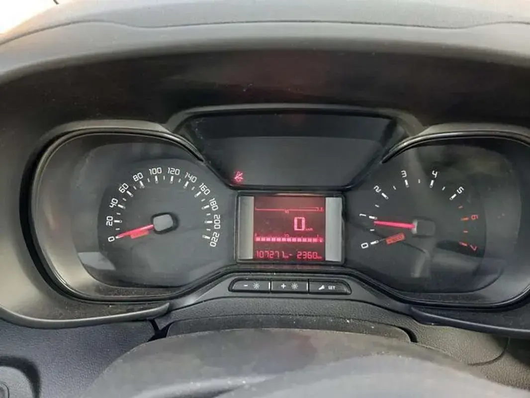 Usado Citroën Berlingo 76 CV (55 kW) 2021 Blanco Monovolumen