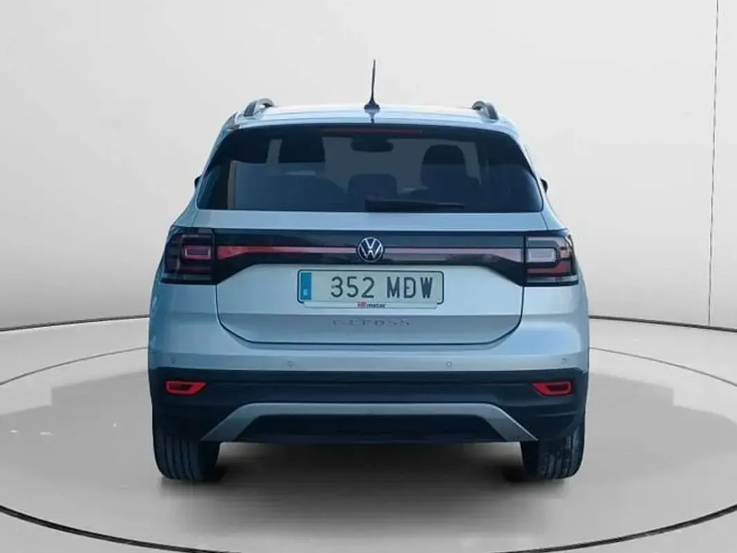 Usado VW T-Cross Advance 111 CV (81 kW) 2023 Gris SUV