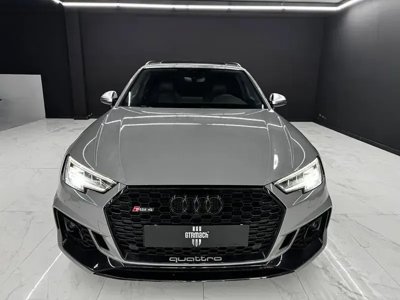Usado Audi RS4 450 CV (330 kW) 2019 Gris / plata Familiar