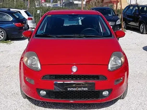 Usado Fiat Punto Easy 77 CV (56 kW) 2014 Rojo Utilitario