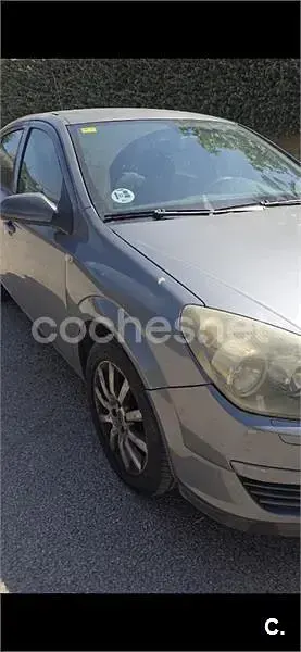 Usado Opel Astra Edition 100 CV (73 kW) 2004 Gris / plata Berlina