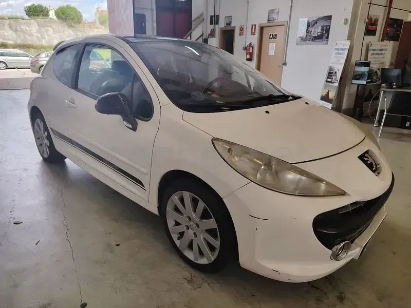 Usado Peugeot 207 GT 150 CV (110 kW) 2006 Blanco Berlina