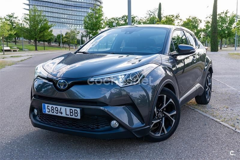 Gris / plata Usado 2019 Toyota C-HR Advance SUV | 19.999 € (Precio justo) - Imagen 1/4