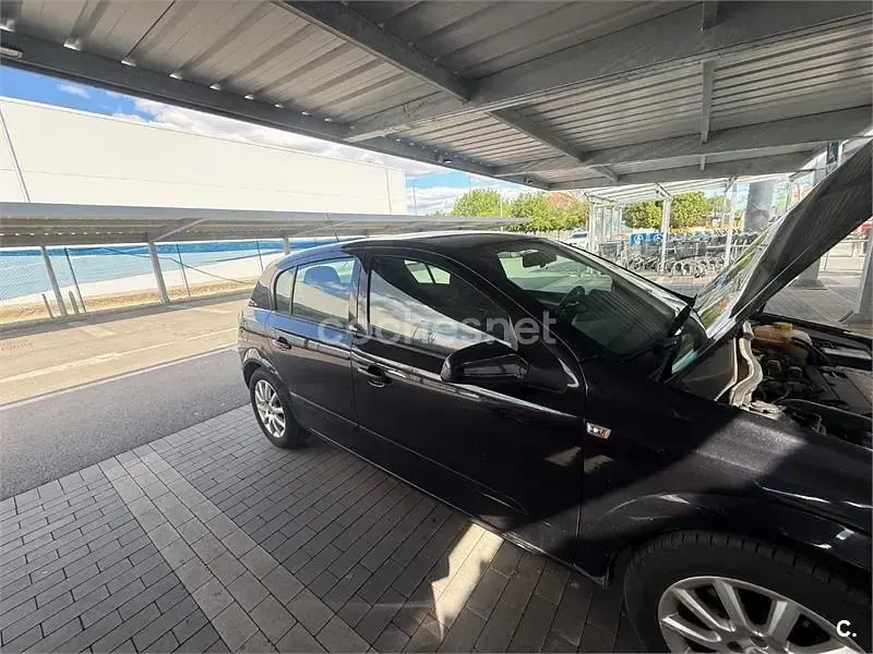 Usado Opel Astra Enjoy 115 CV (84 kW) 2007 Negro Berlina