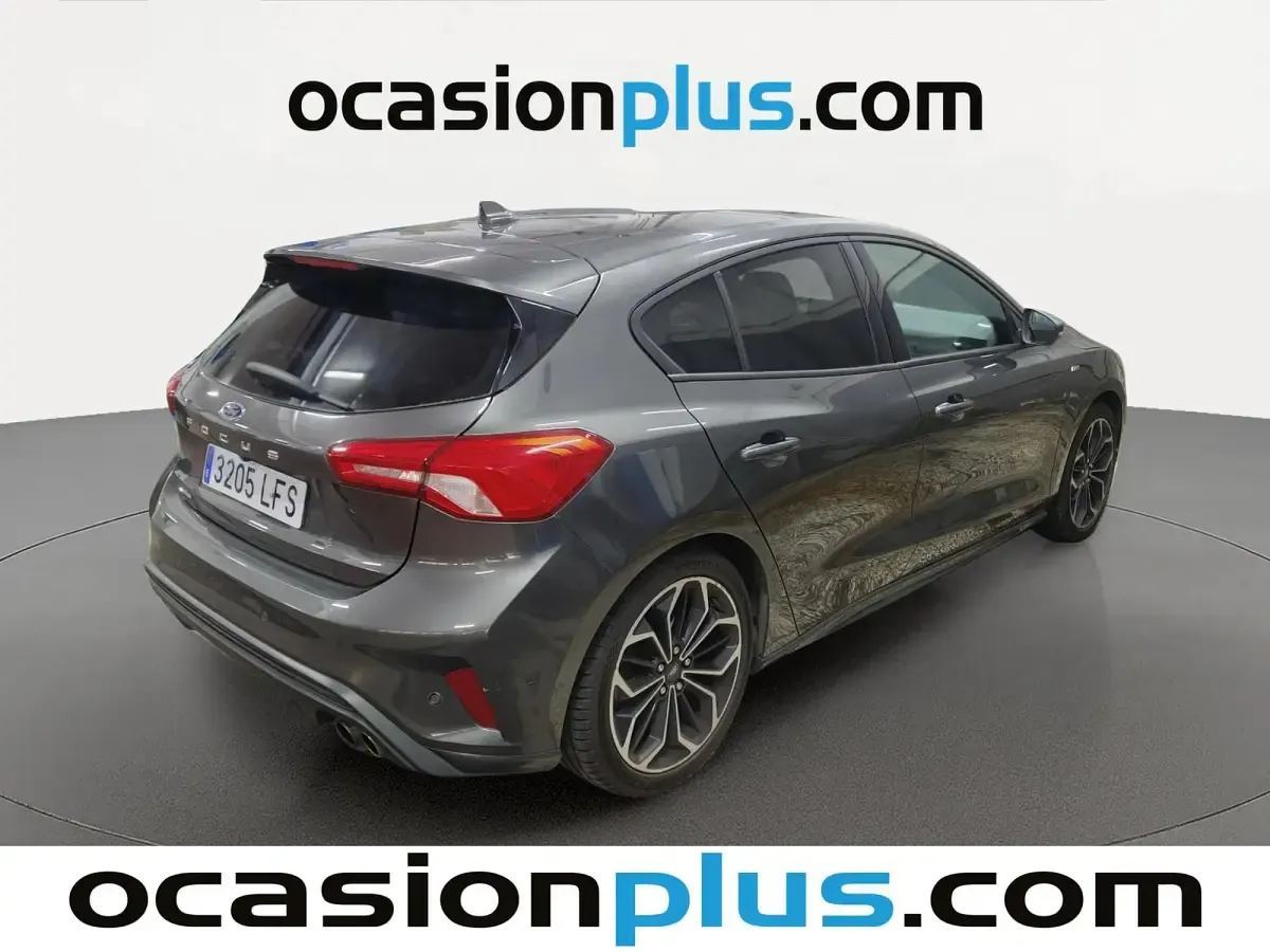 Usado Ford Focus ST-Line 120 CV (88 kW) 2020 Gris Utilitario