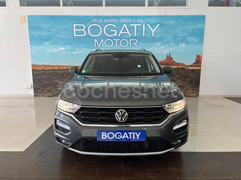 Usado VW T-Roc Advance 150 CV (110 kW) 2021 Gris / plata SUV