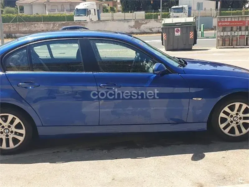 Usado BMW 320 163 CV (119 kW) 2007 Azul Berlina