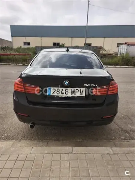 Usado BMW 320 Efficient Dynamics 163 HP (119 kW) 2014 Preto Sedan