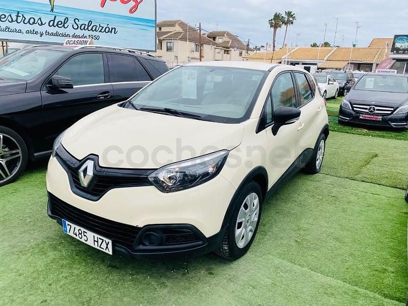 Usado Renault Captur Life 90 CV (66 kW) 2014 Beige SUV