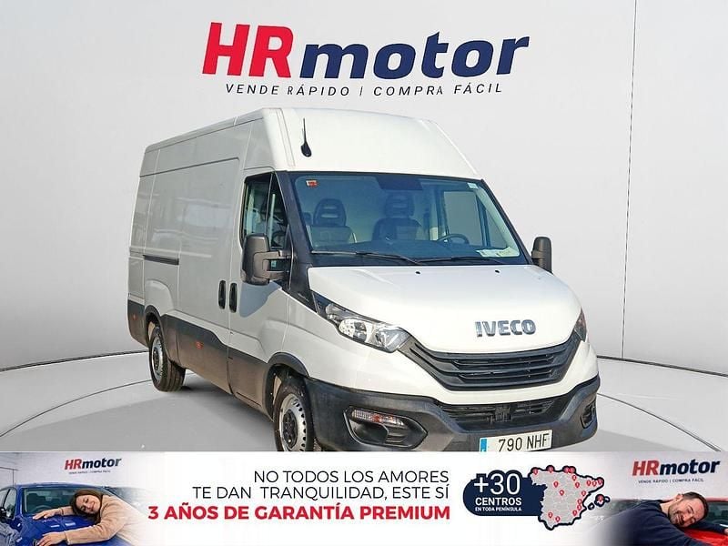 Usado Iveco Daily 137 CV (100 kW) 2022 Blanco Berlina