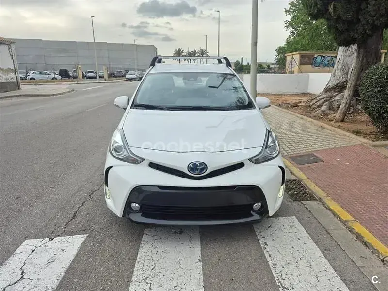 Käytetty Toyota Prius+ Advance 136 HP (100 kW) 2021 Valkoinen Tila-auto