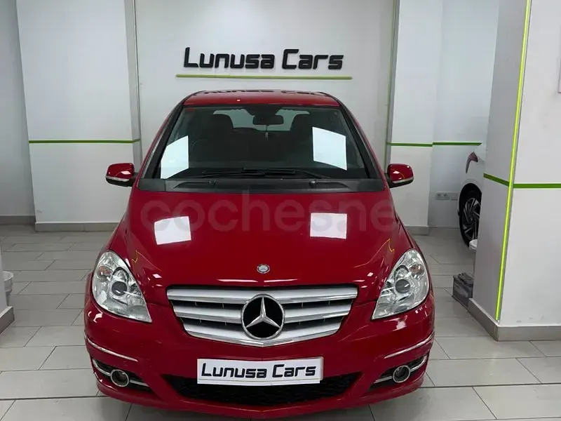 Usado Mercedes B200 140 CV (102 kW) 2009 Rojo Monovolumen