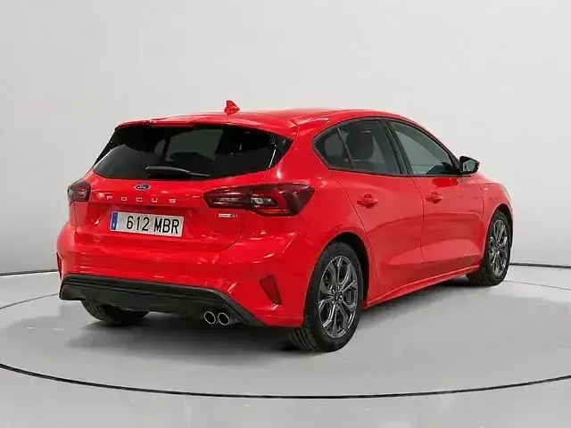 Usado Ford Focus ST-Line 125 CV (91 kW) 2022 Rojo
