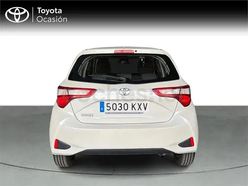 Usado Toyota Yaris Business Edition 69 CV (50 kW) 2019 Blanco Berlina