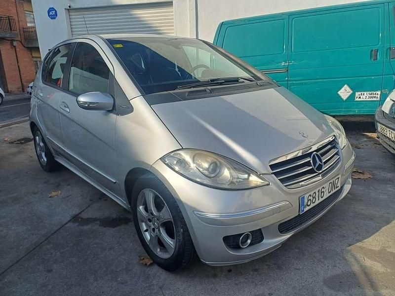 Usado Mercedes A150 Avantgarde 95 CV (69 kW) 2005 Plateado Utilitario