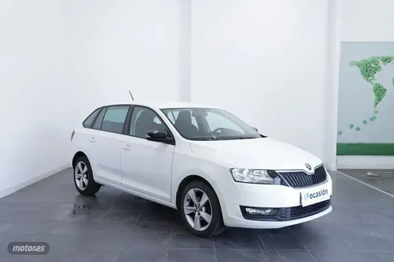 Usado Skoda Rapid Ambition 95 CV (69 kW) 2018 Blanco Utilitario