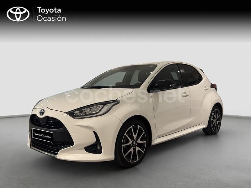 Blanco Usado 2021 Toyota Yaris Hybrid Style Berlina | 15.900 € (Precio justo) - Imagen 1/4