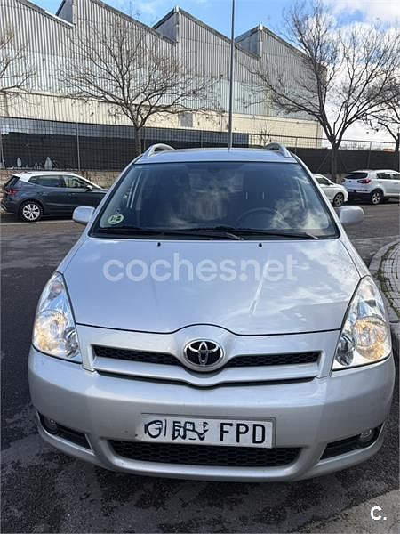 Usado Toyota Corolla Verso Sol 136 CV (100 kW) 2007 Gris / plata Monovolumen