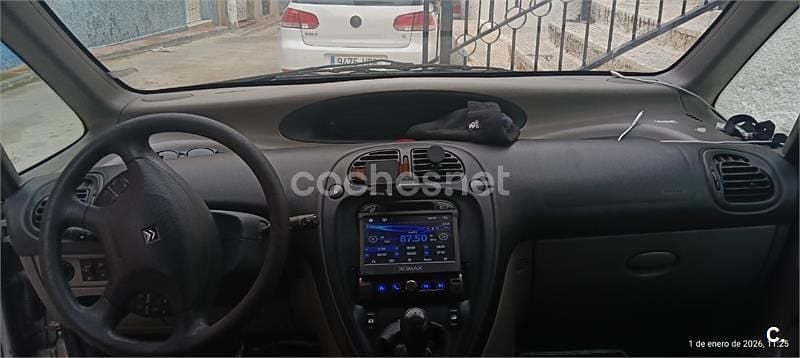 Usado Citroën Xsara Picasso 117 CV (86 kW) 2000 Gris / plata Monovolumen