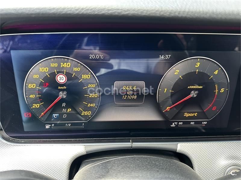 Usado Mercedes E220 194 CV (142 kW) 2017 Negro Familiar