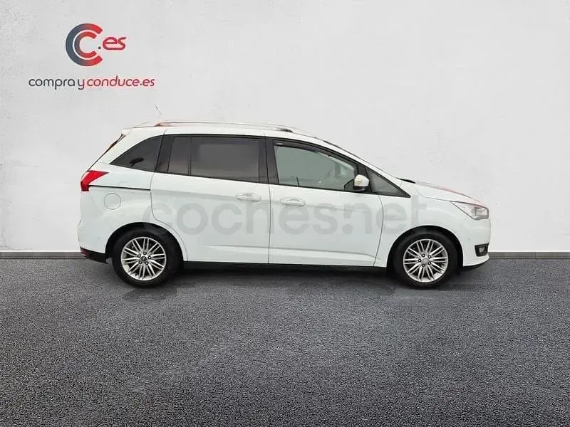 Usado Ford Grand C-Max Trend 120 CV (88 kW) 2016 Blanco Monovolumen