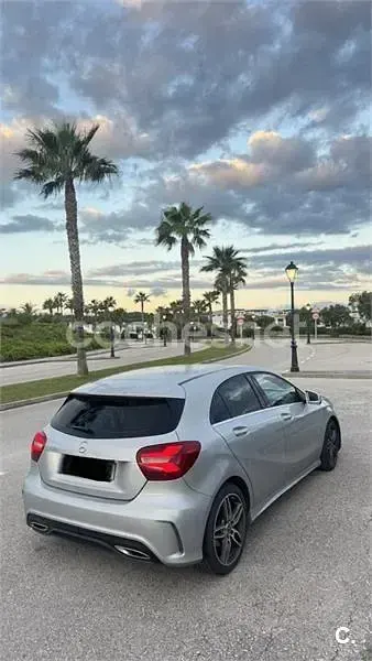 Käytetty Mercedes A200 136 HP (100 kW) 2017 Harmaa Sedan