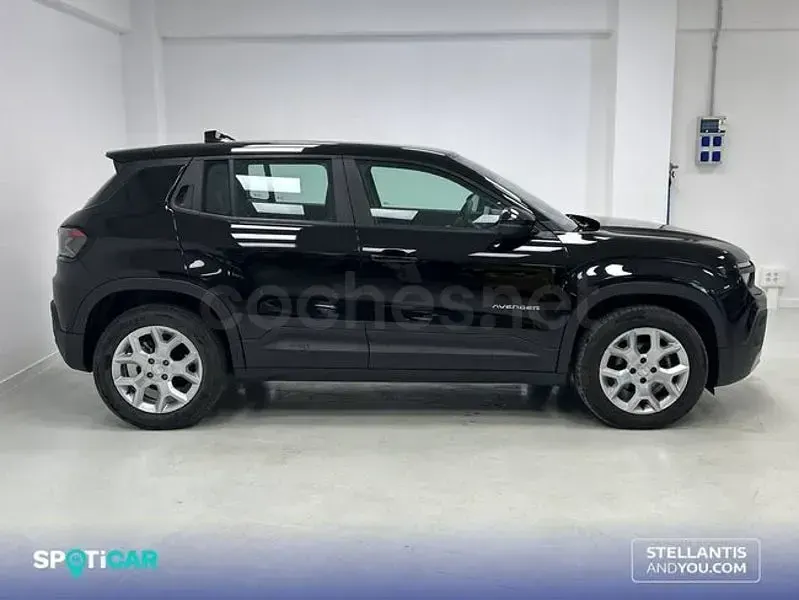 Usado Jeep Avenger Altitude 100 CV (73 kW) 2024 Negro SUV