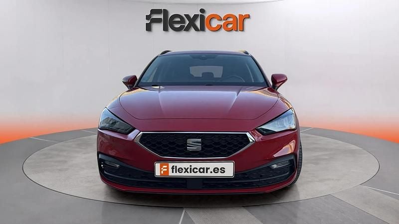 Käytetty Seat Leon FR 110 HP (80 kW) 2023 Punainen Sedan