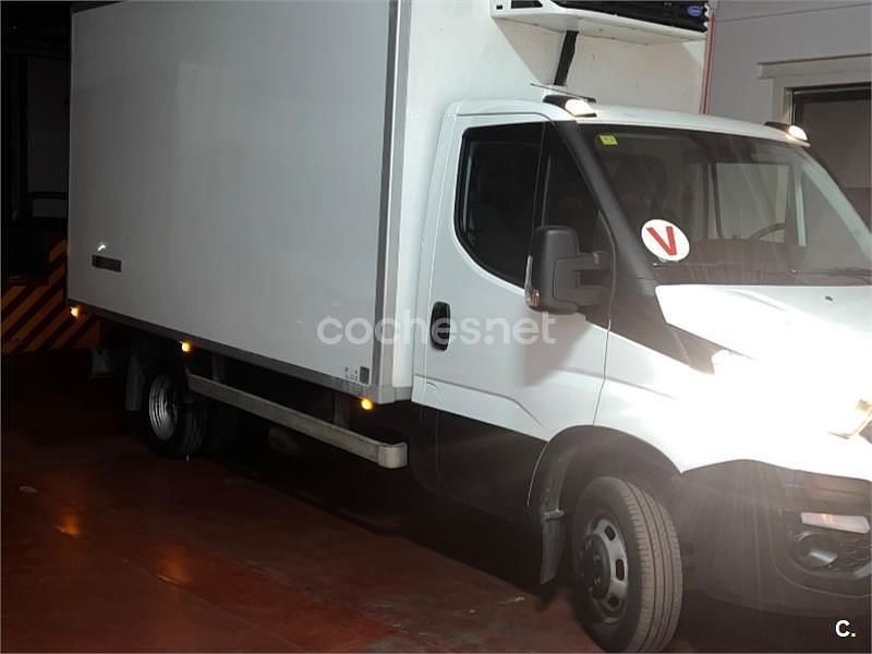 Usado Iveco Daily 146 CV (107 kW) 2012 Blanco Recogida