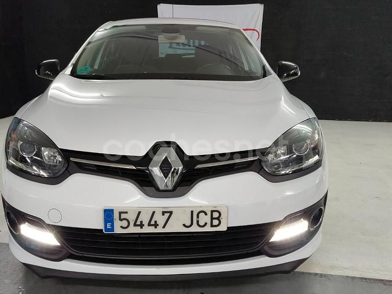 Blanco Usado 2015 Renault Mégane III LIMITED Berlina | 6900 € (Super precio) - Imagen 1/4