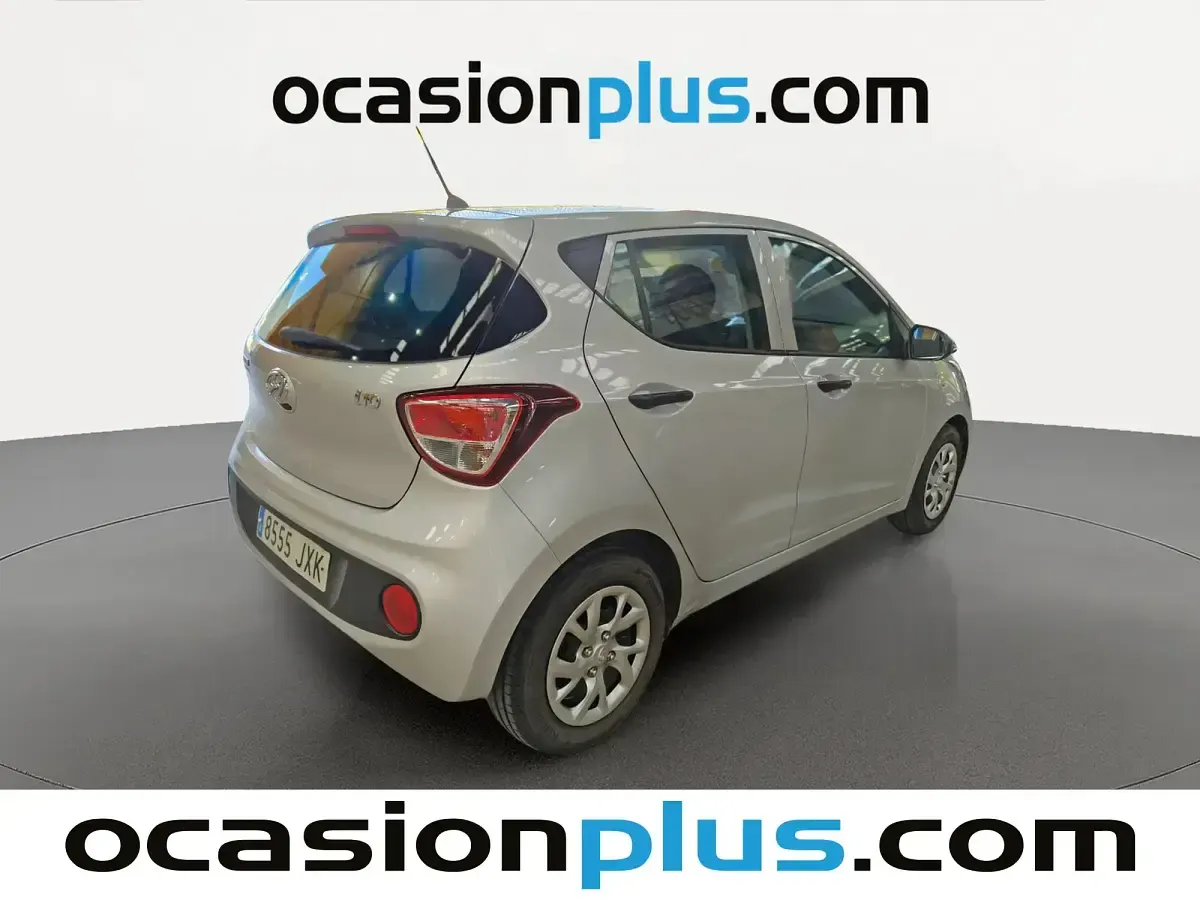 Usado Hyundai i10 66 CV (48 kW) 2017 Gris Utilitario